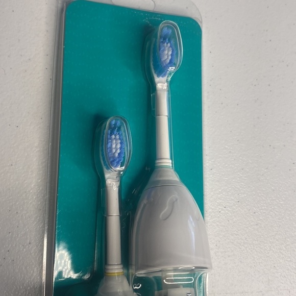 🆕 2 PACK OF WALGREENS SONIC REPLACEMENT BRUSH HEADS - Picture 3 of 4